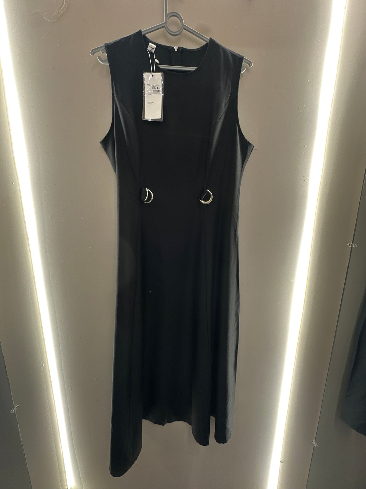 Buckle Detail Sleeveless Maxi Dress