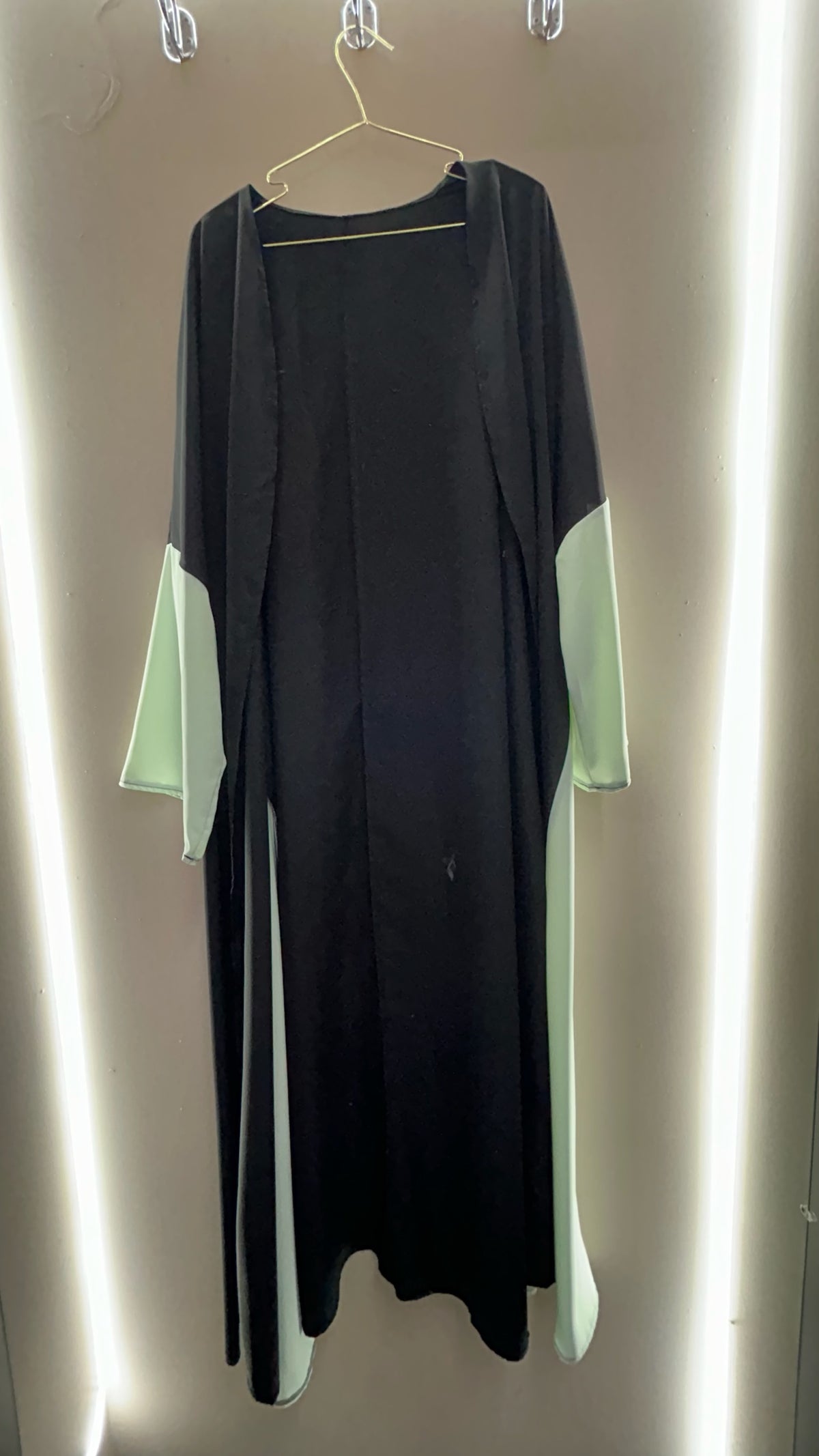 Contrast Sleeve Open Abaya