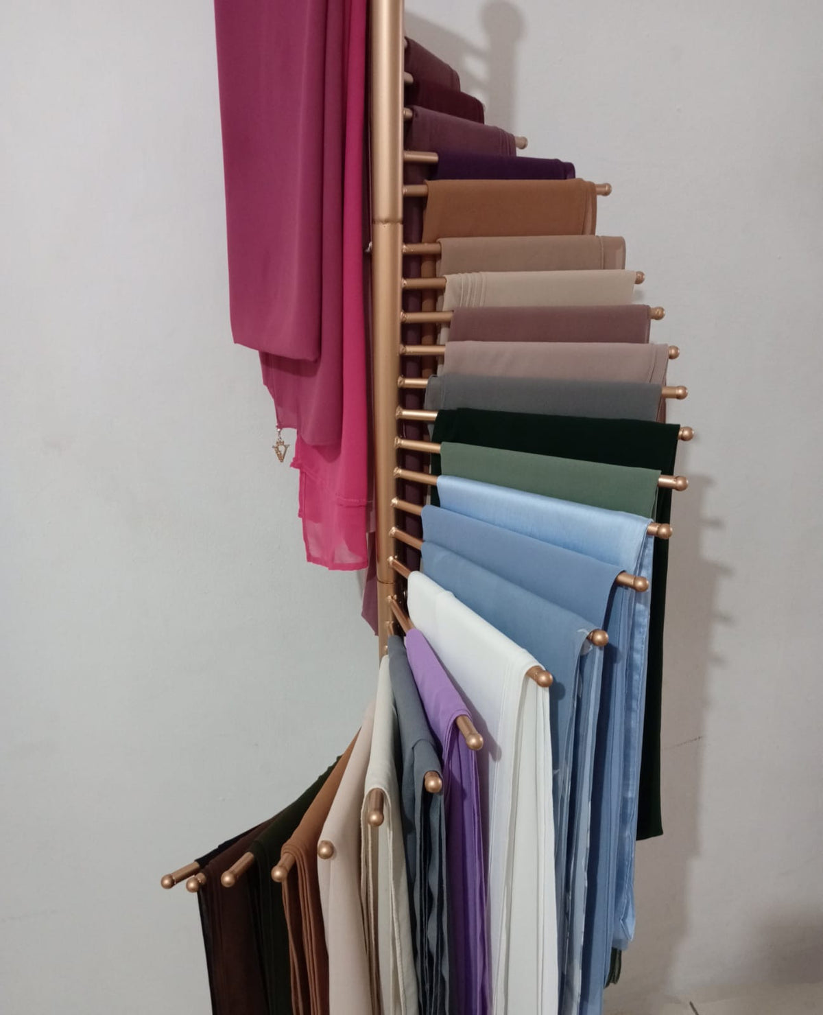 Spiral Hijab Stand