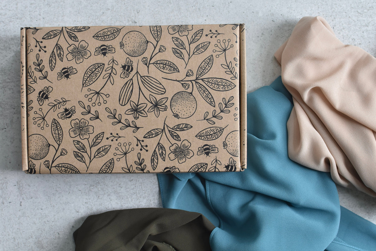 Gift box & ribbon (citrus garden) — view 4