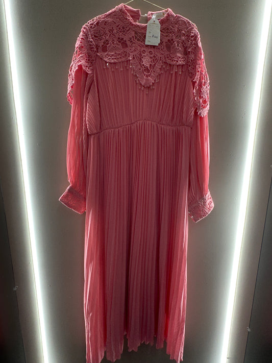 Lace Elegance Pleated Maxi Dress