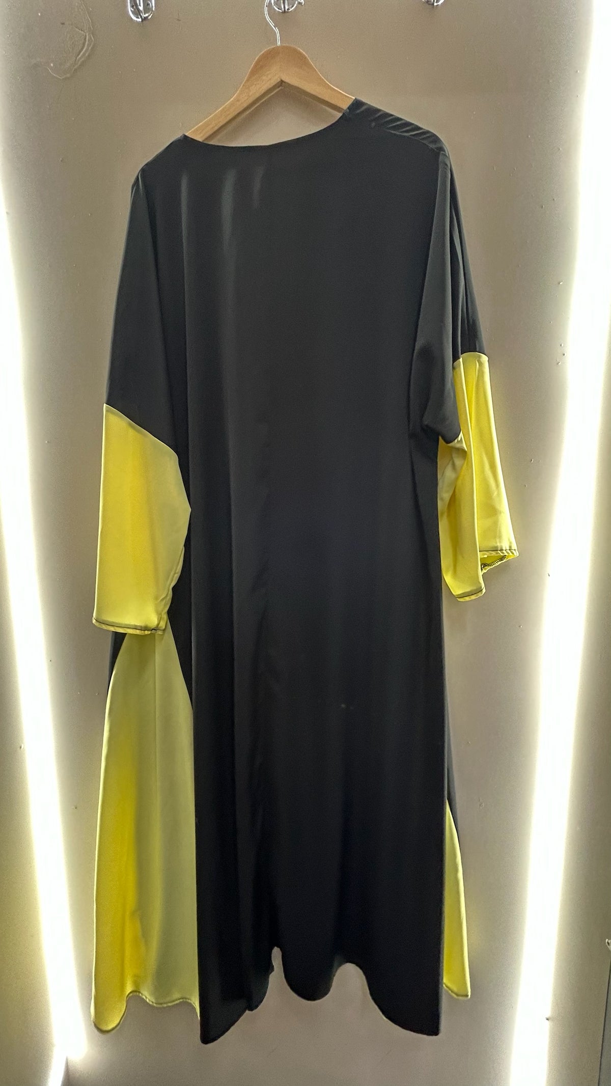 Contrast Sleeve Open Abaya
