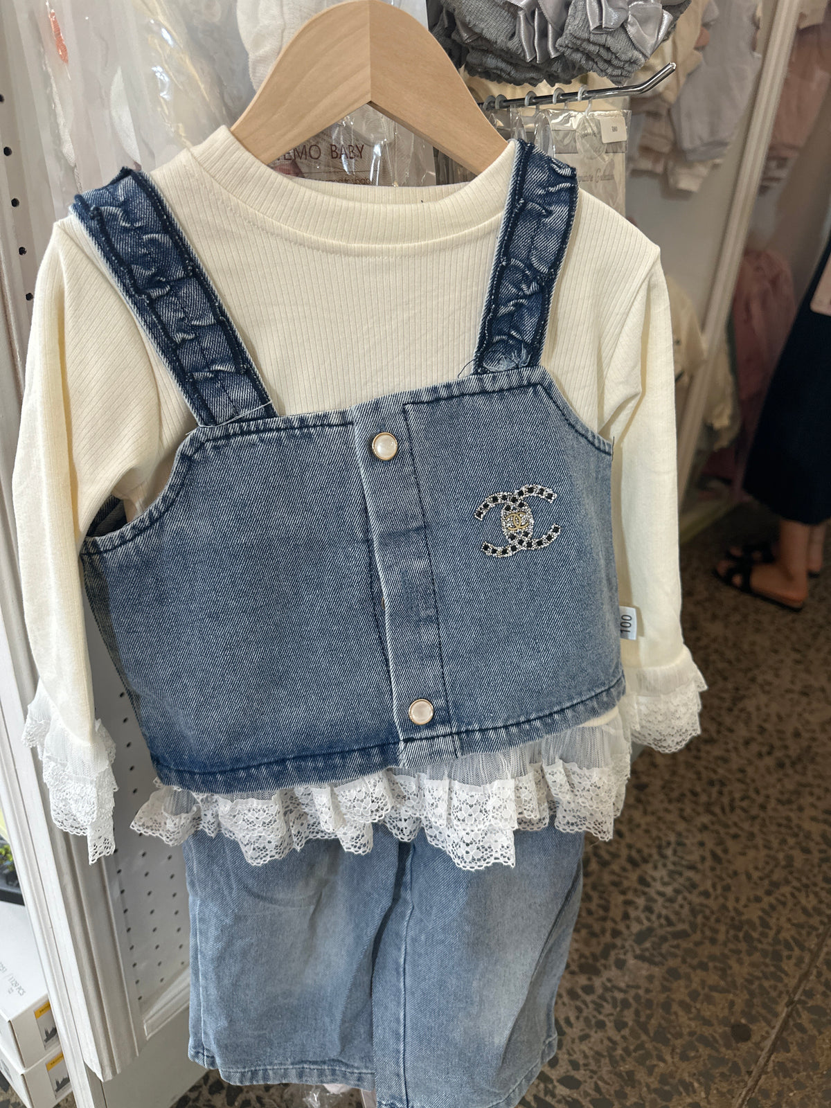 Chanel girls jeans white
