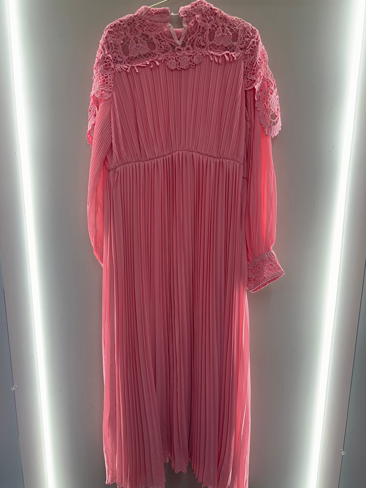 Lace Elegance Pleated Maxi Dress