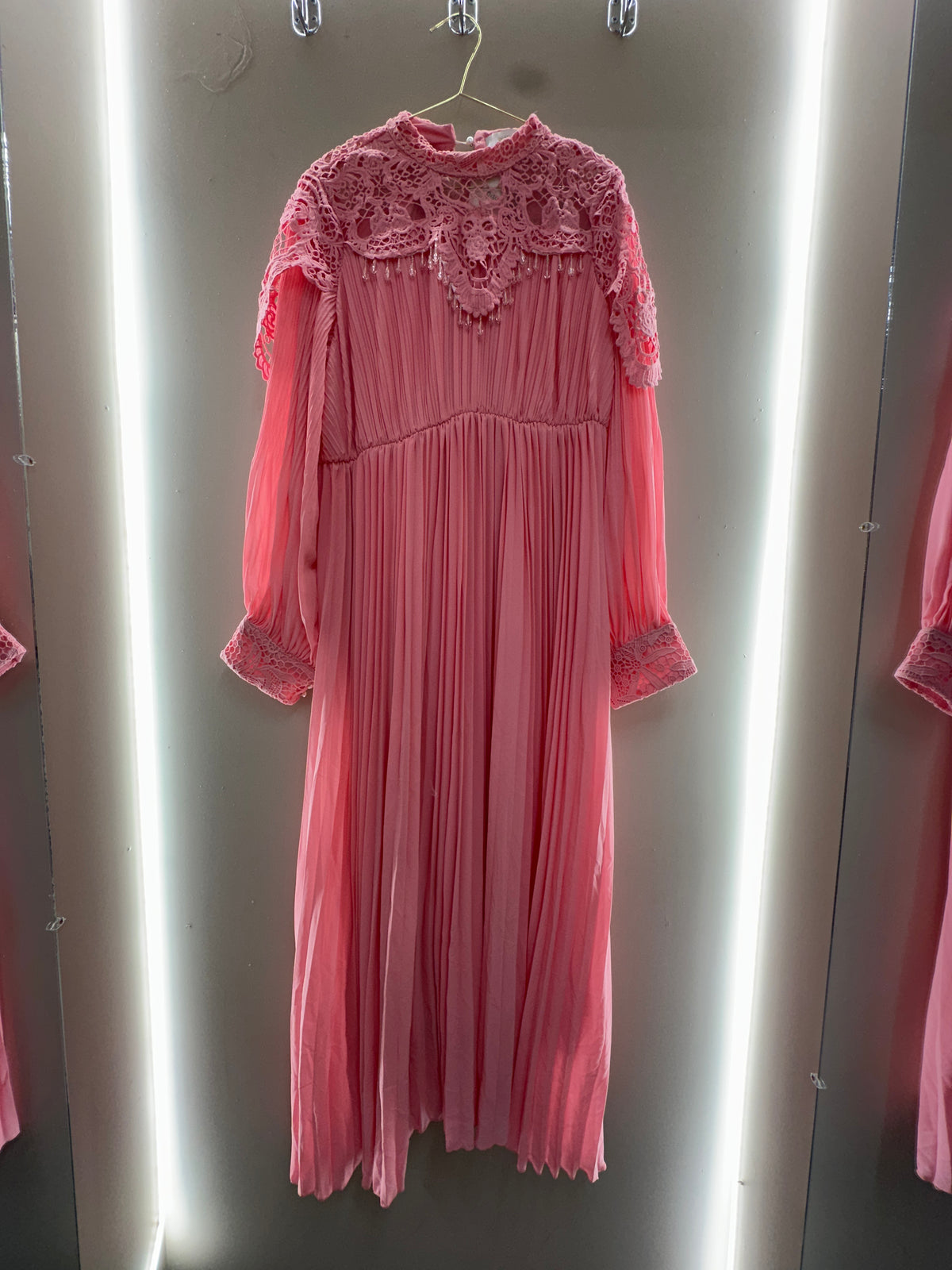 Rosé Chantilly Pleated Dress