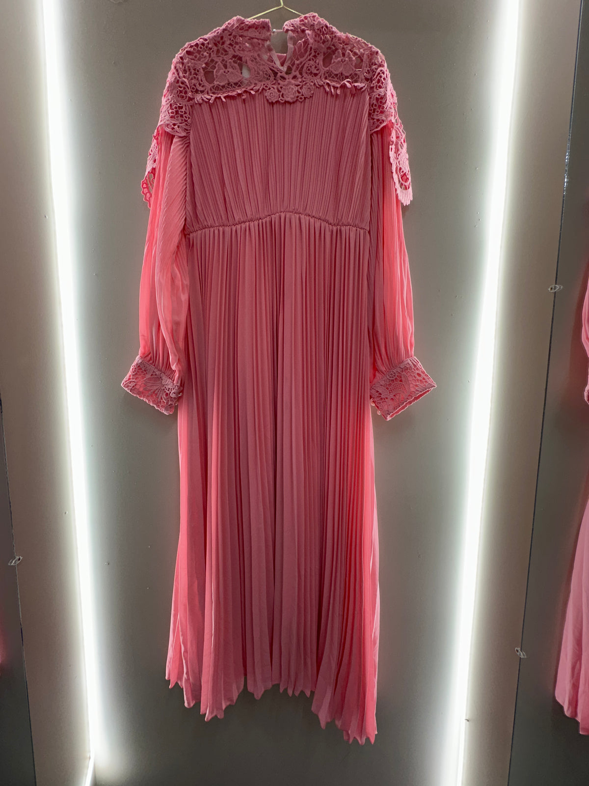 Rosé Chantilly Pleated Dress
