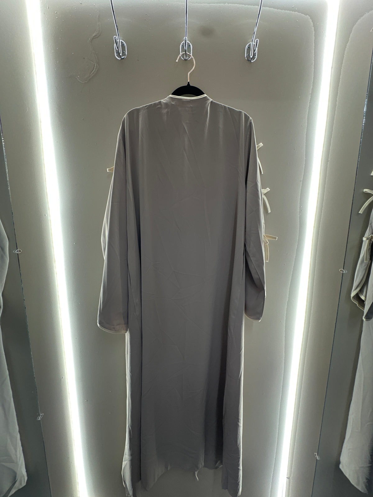 Scallop Trim Bow Sleeve Abaya