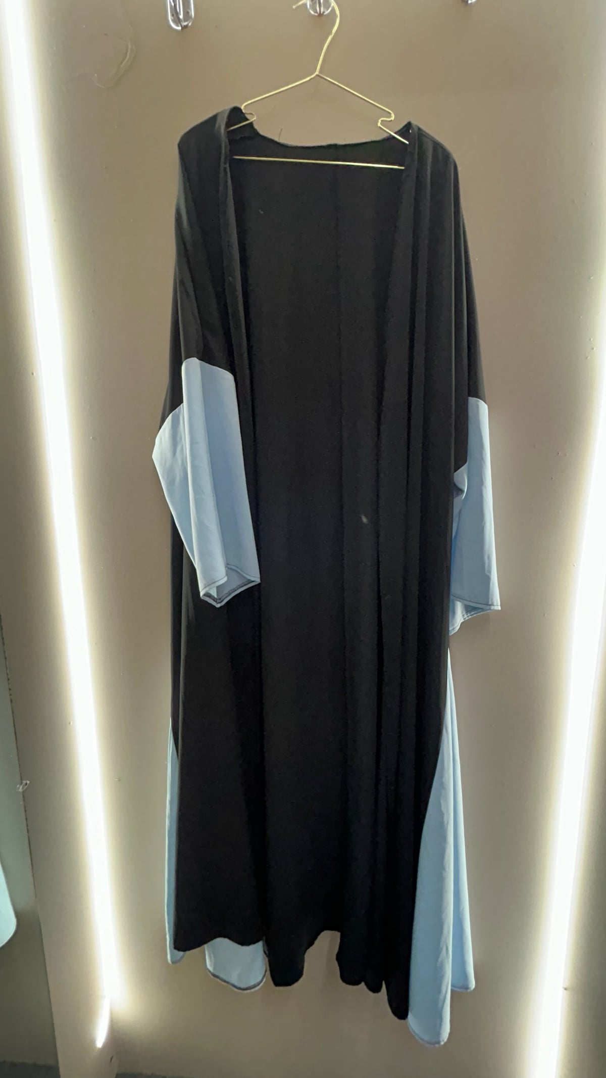 Contrast Sleeve Open Abaya
