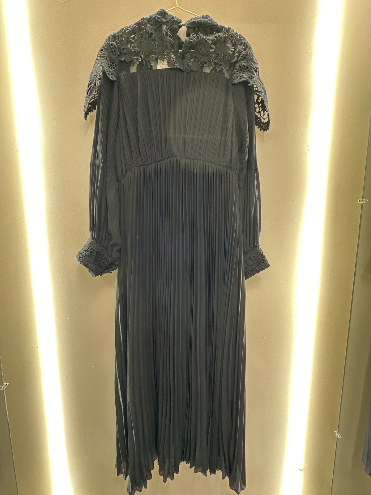 Rosé Chantilly Pleated Dress