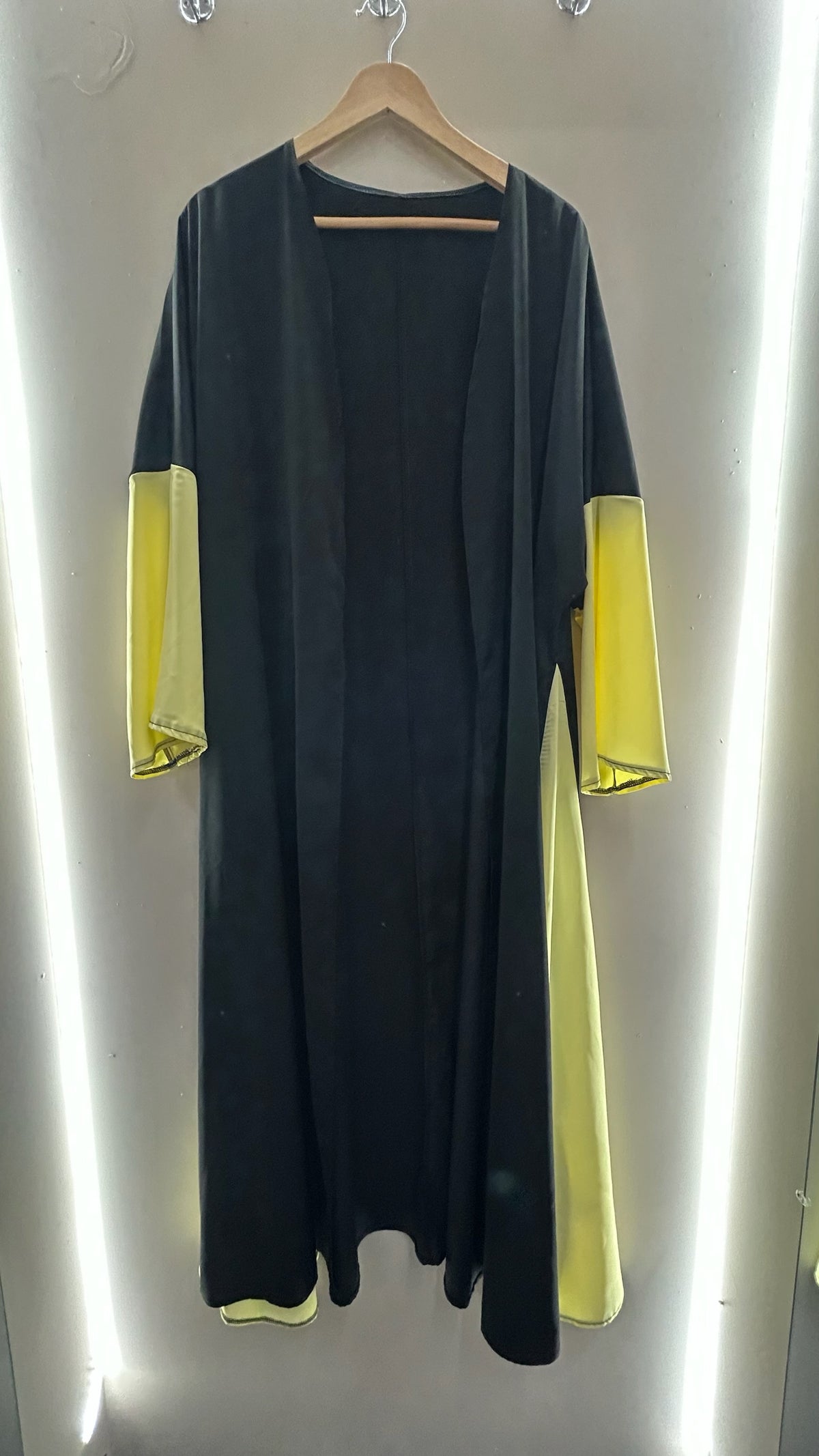 Contrast Sleeve Open Abaya