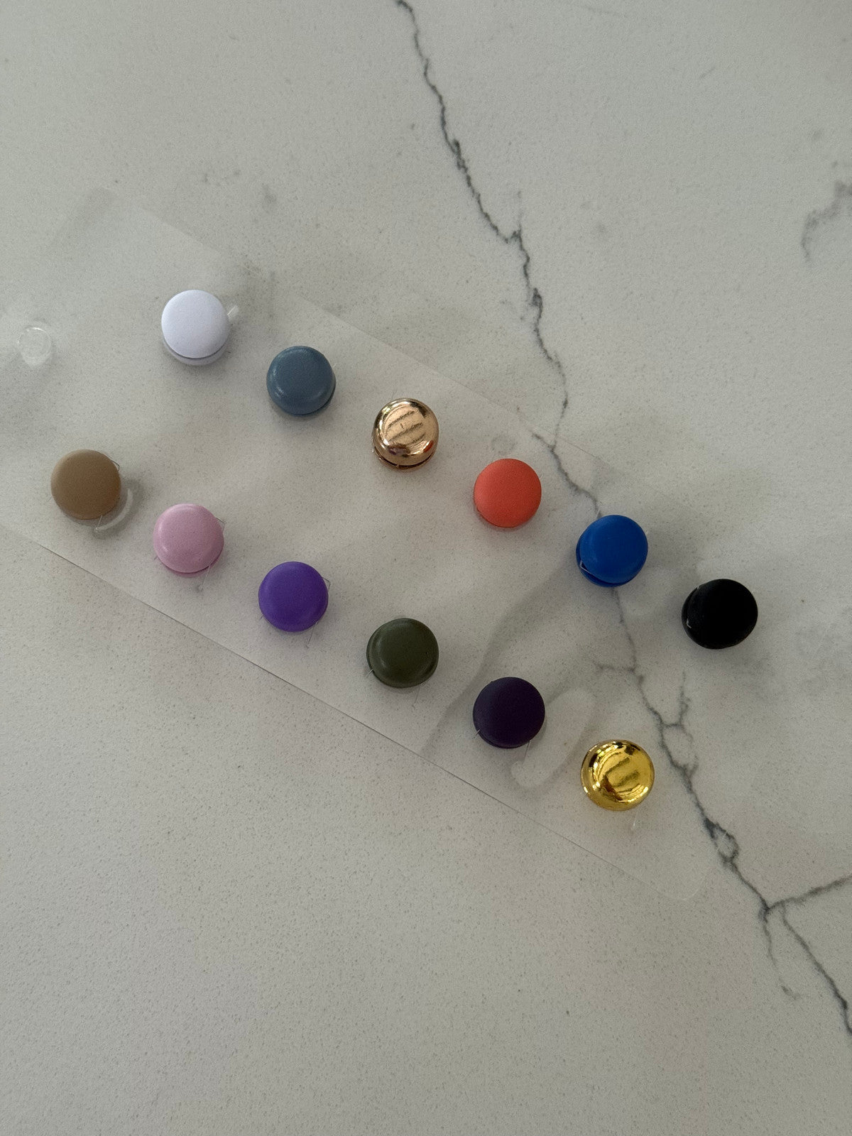 Round Hijab Magnet — Random Shade