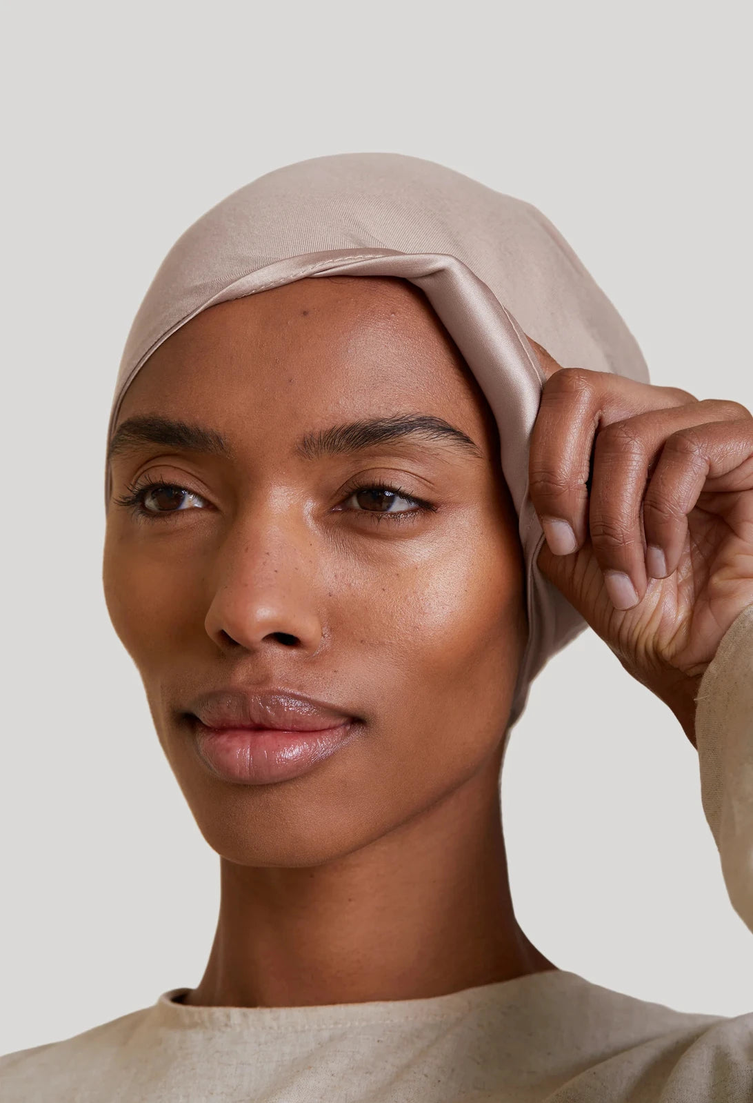 Satin-Lined Tie-Back Undercap