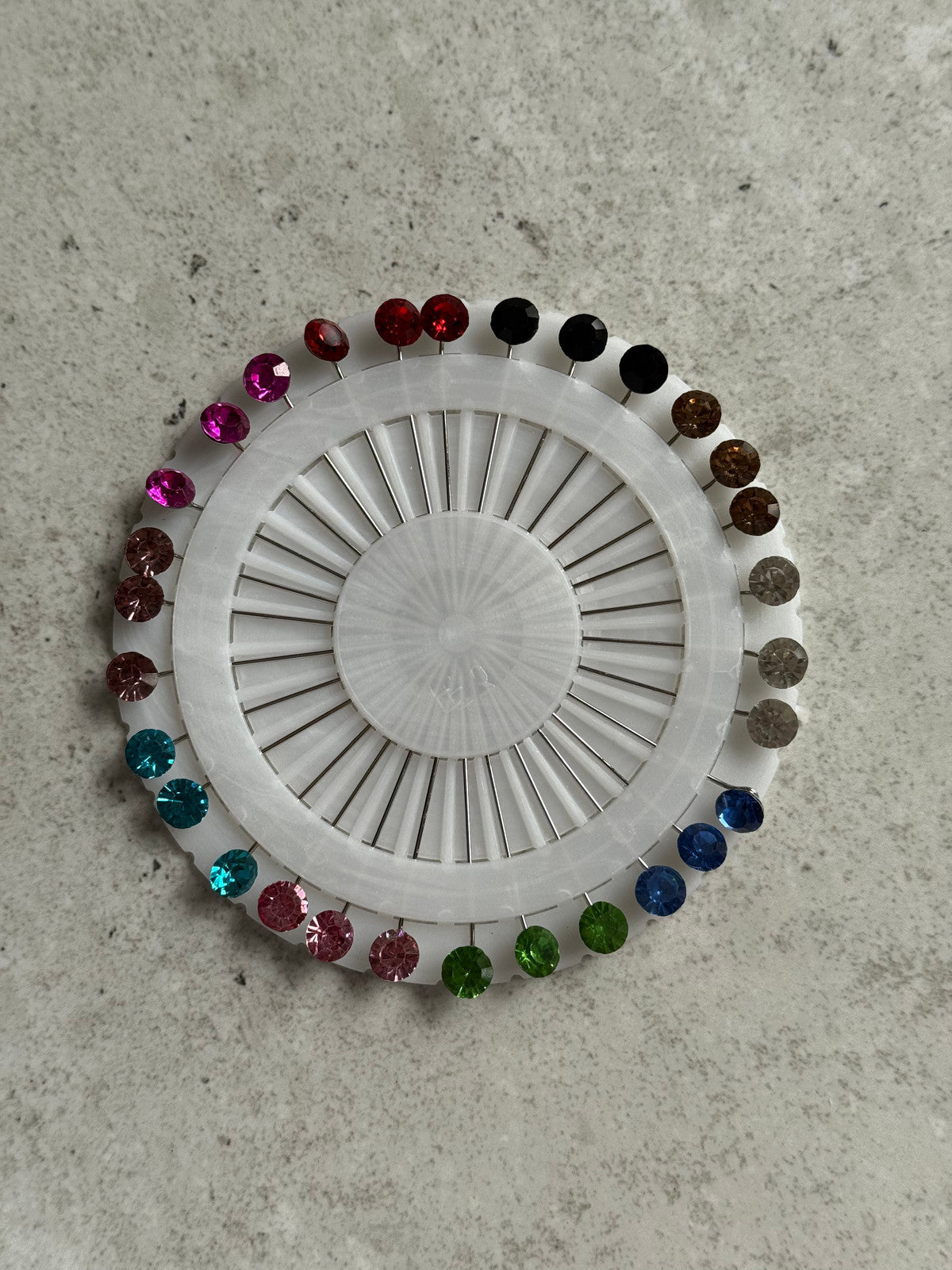 Round Crystal Hijab Pin Wheel