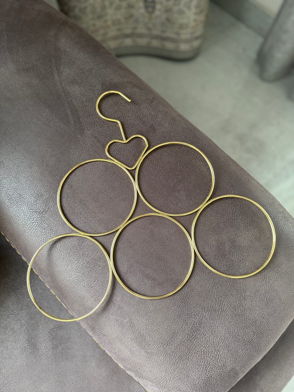 Seven-Ring Hijab Hanger